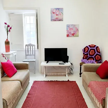 Guest house Moradia T5 Ponta Garca