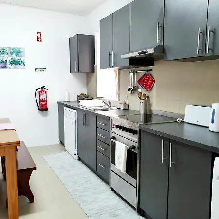 Guest house Moradia T5 Ponta Garca